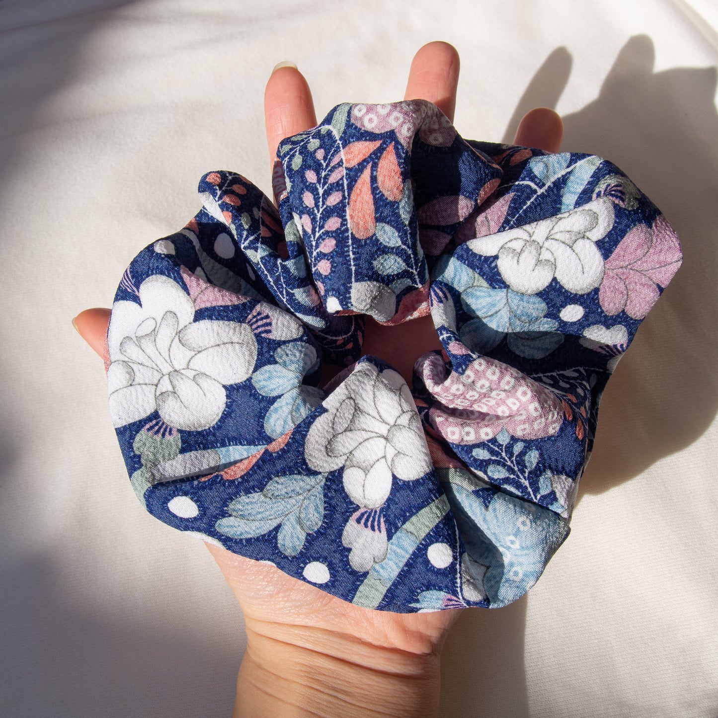 Pre-loved Kimono Scrunchie -Hotaru-