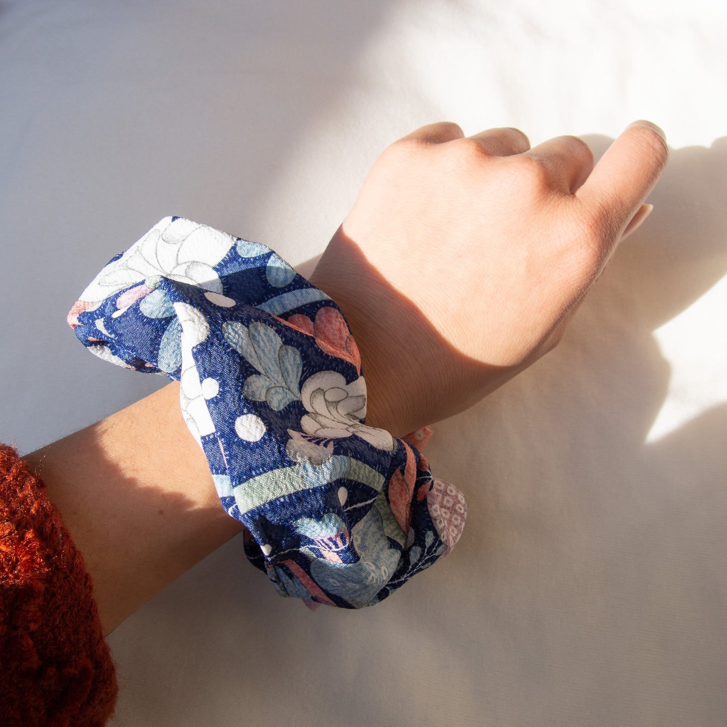 Pre-loved Kimono Scrunchie -Hotaru-