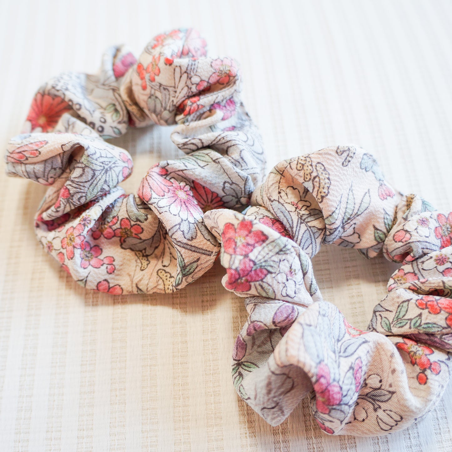 Pre-loved Kimono Scrunchie -Hanazono-