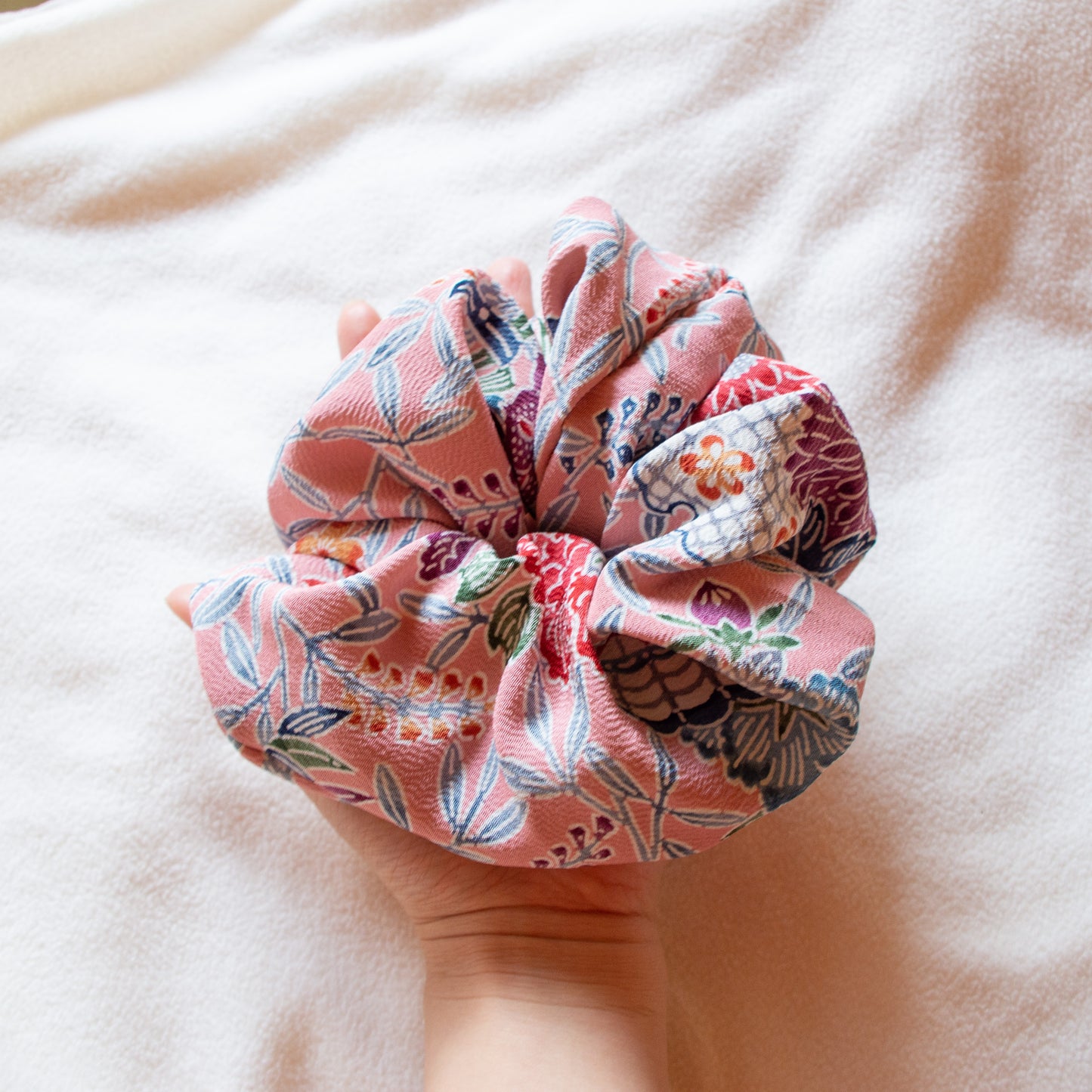 Pre-loved Kimono Scrunchie -Momoko-
