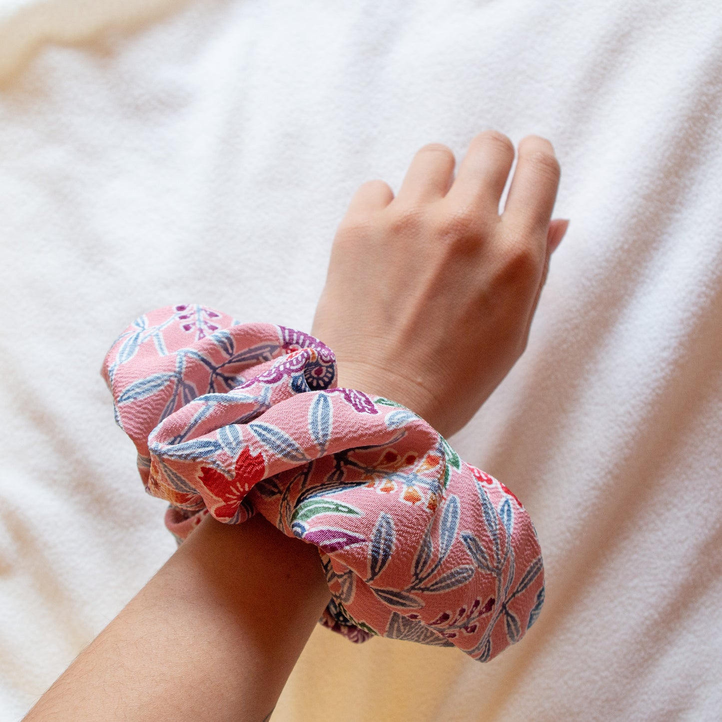 Pre-loved Kimono Scrunchie -Momoko-