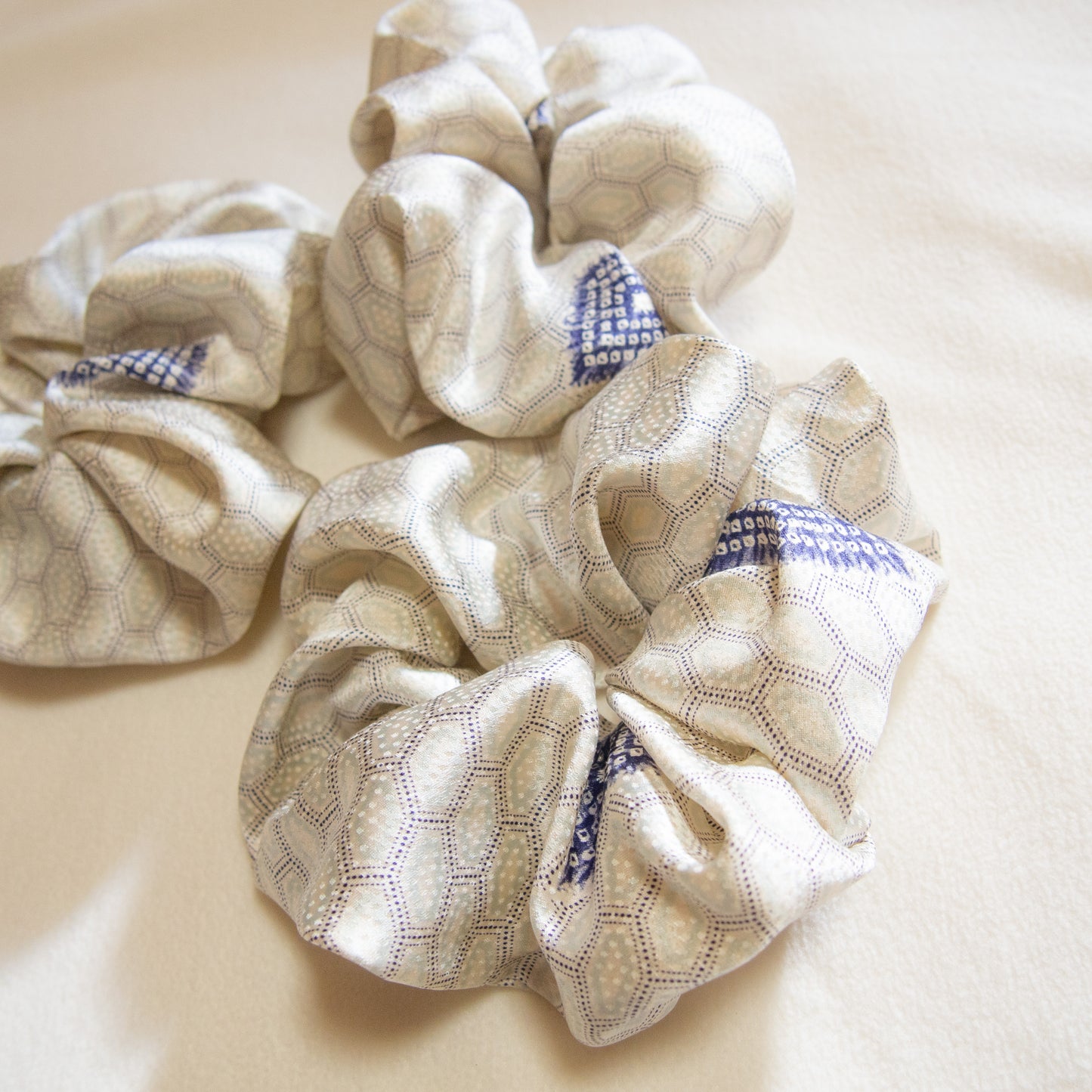 Pre-loved Kimono Scrunchie -Mizu-