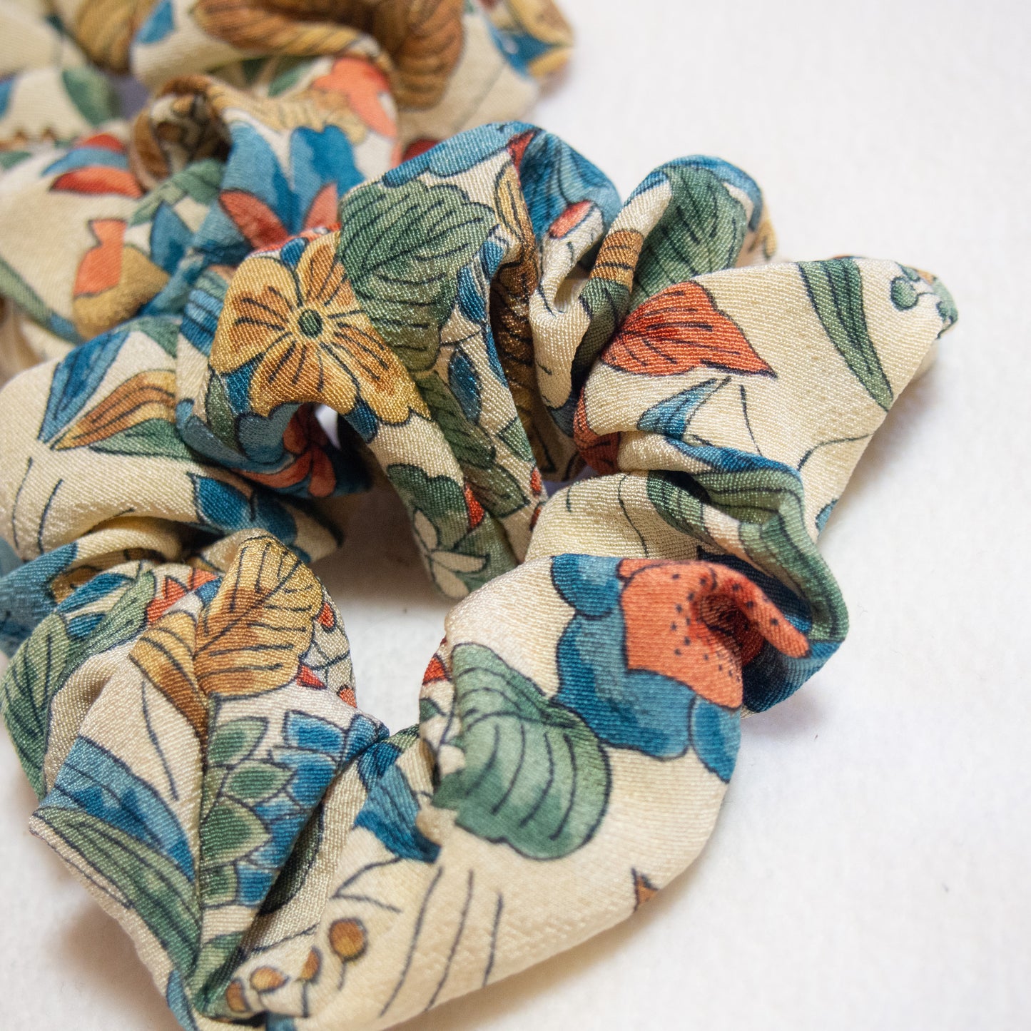 Pre-loved Kimono Scrunchie -Kiku-