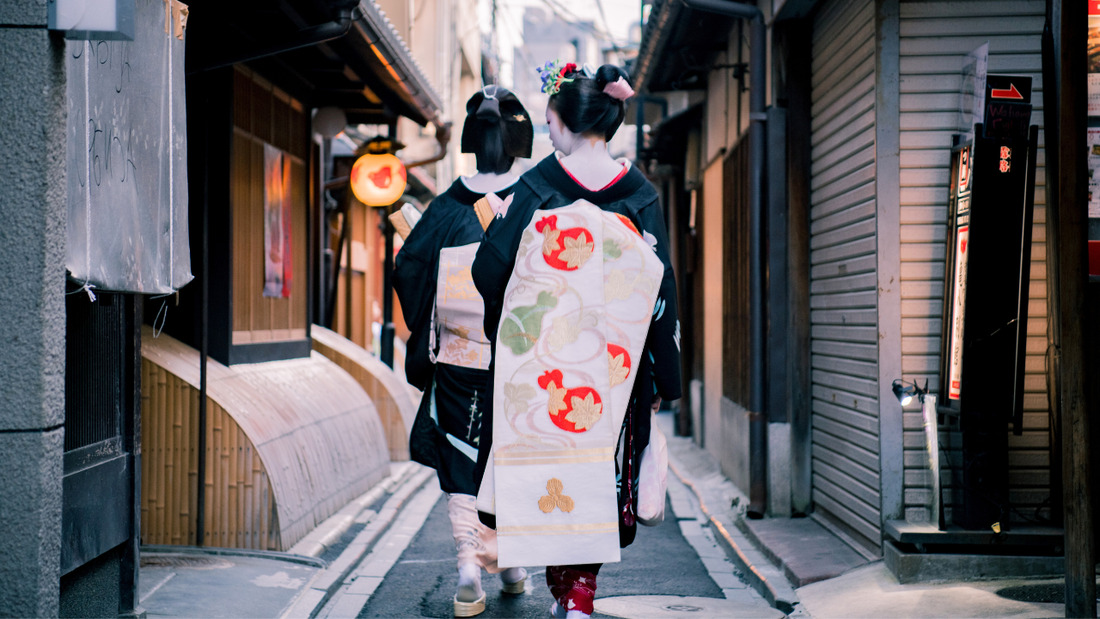 Kimono Explained #6 - Maiko & Geiko: Their Kimono and Traditions