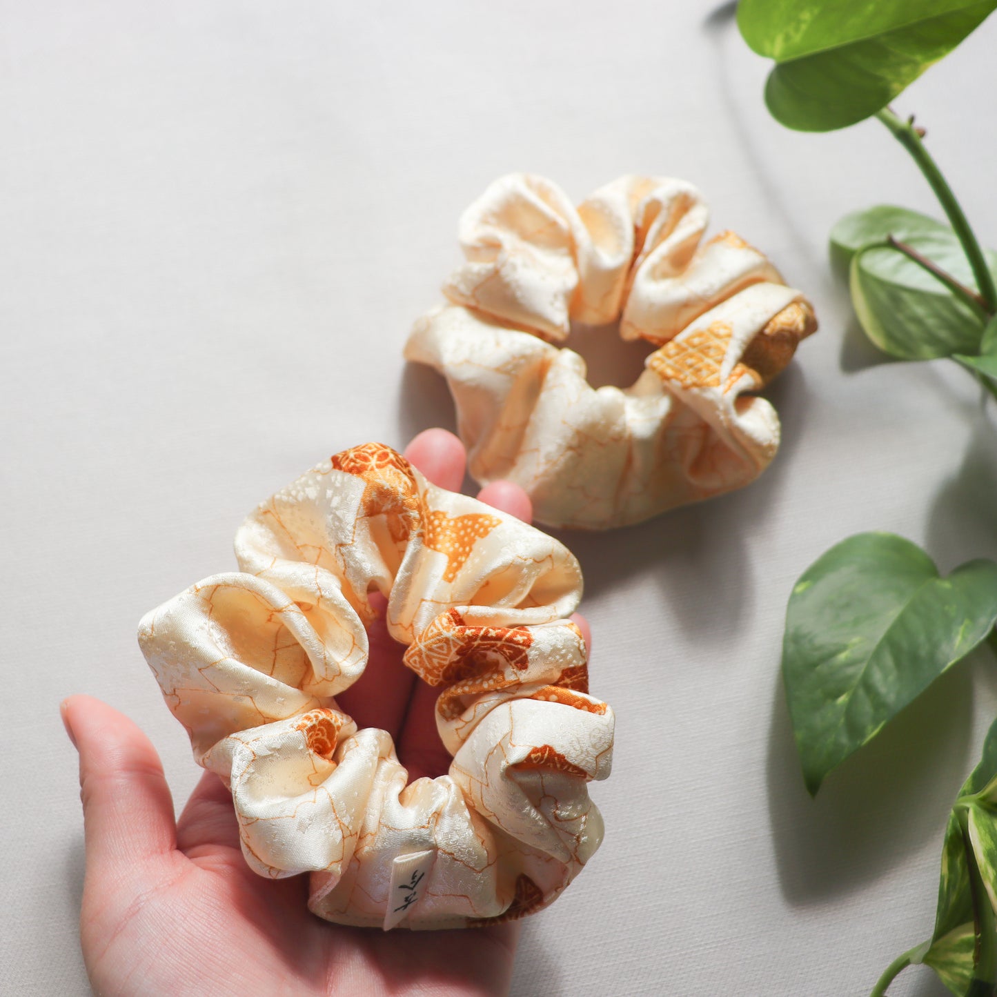 Pre-loved Kimono Scrunchies -Kinpaku-