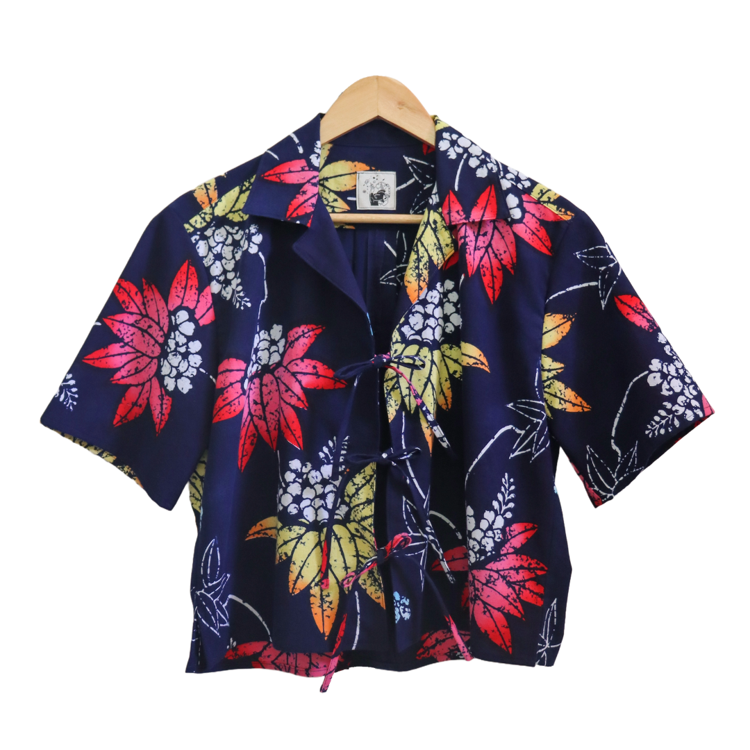 Women's cropped shirt made from yukata: summer kimono. The material is 100% cotton, making the shirt very comfortable and breathable. Front.