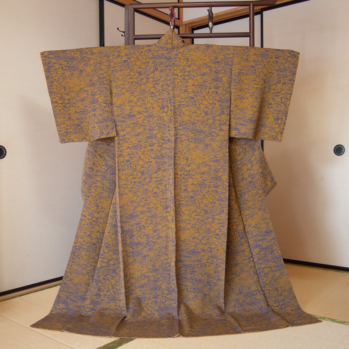 Silk kimono in gold and gray