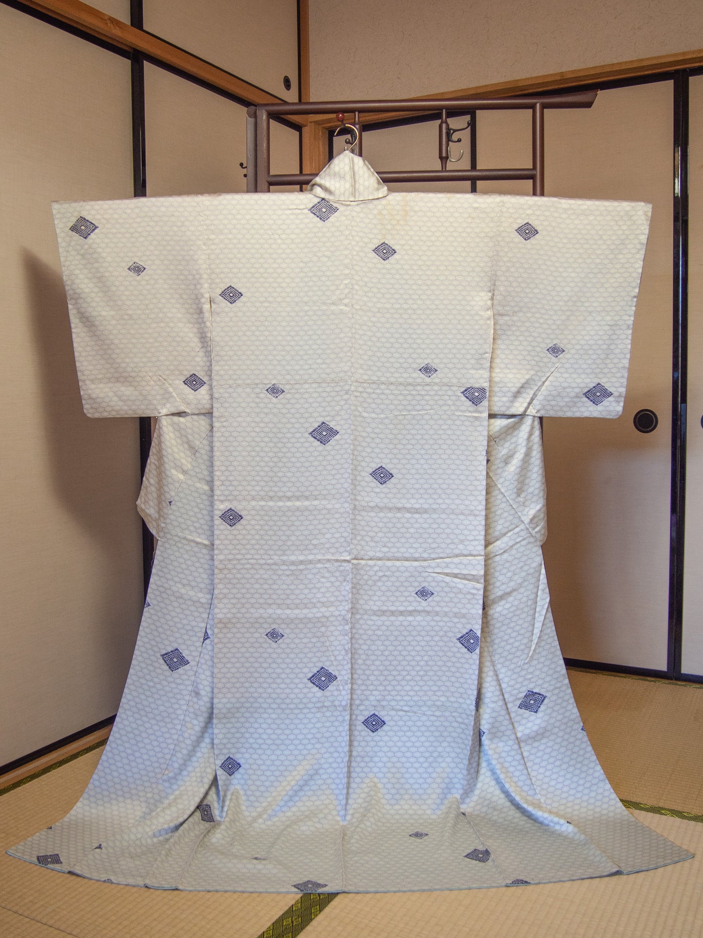 Pre-loved Kimono Scrunchie -Mizu-