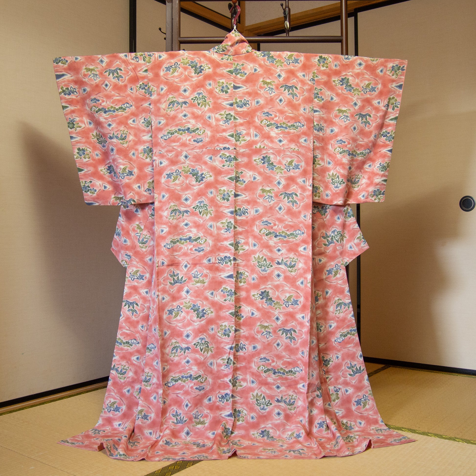 vintage kimono in pink